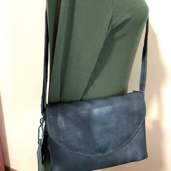 Latico Leathers Marcus Crossbody Like NEW Color Denim Blue - Picture 4 of 5